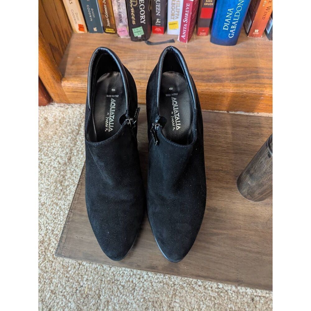 Aquatalia Women’s Size 8 Black Leather Booties Heeled Boots Heels Italy